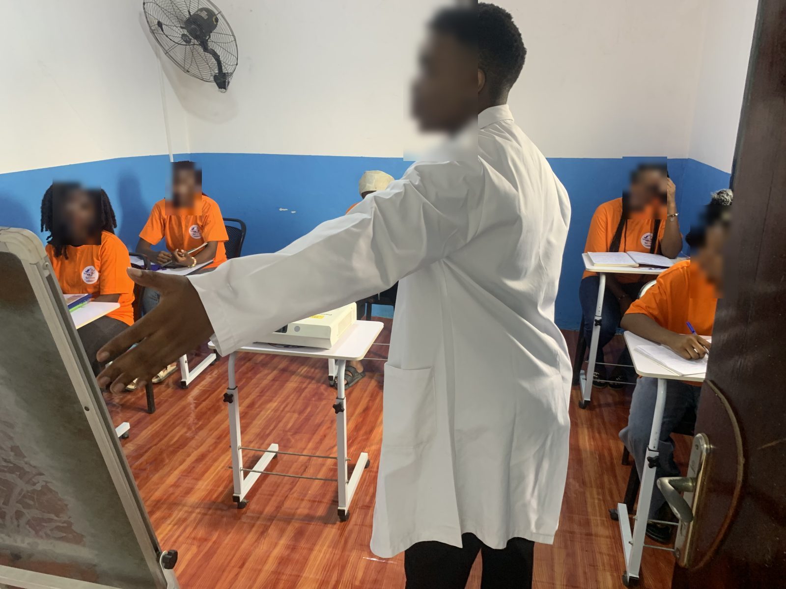 Cours en présentiel — TalKittoo Linguistic Center